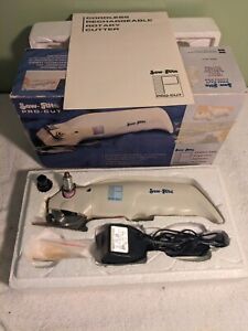 Sew Rite Cordless Rotary Cutter