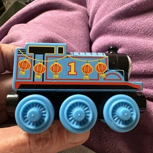 Trenino ferroviario in legno Thomas & The Chinese Dragon Capodanno Thomas & Friends 2019 - Foto 1 di 8