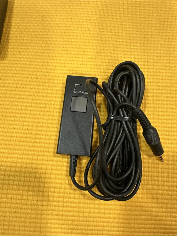 Panasonic VSQW0001 Remote Control Switch, Pause / Record for Camcorder - Image 1 of 1