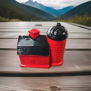 Shaker sale e pepe vintage fienile silo fattoria rosso nero Giappone - Foto 1 di 8