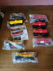 Atlas N Scale Lot Of 8 / 4 Shell Dome Tank Cars & 4 Shell Cabooses - Picture 1 of 11