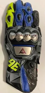 JOAN MIR SIGNED GLOVE + photo proof - Bild 1 von 3