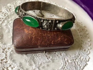 Vintage faux jade silver tone bangle. - Picture 1 of 5