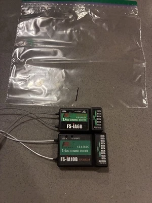 1. Dos receptores Flysky Frsky 2.4 para avión modelo Balsa R/C Foto 1 de 4