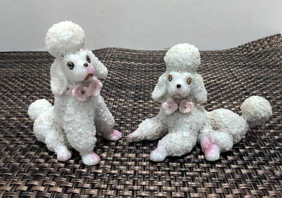 Caniches de cerámica de espagueti blanco Japón vintage años 50 con uñas pintadas de rosa Foto 1 de 4