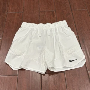Size M - Nike Court Dri Fit Advantage 7” White Black Tennis Shorts Mens - Picture 1 of 8