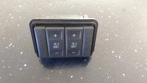 Interruttore sedile riscaldato e raffreddato Ford Mondeo 2S7T14D718AC - Foto 1 di 2