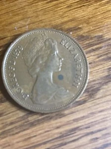 Super Rare 1979 UK British Queen Elizabeth II New Pence 2 - Picture 1 of 3