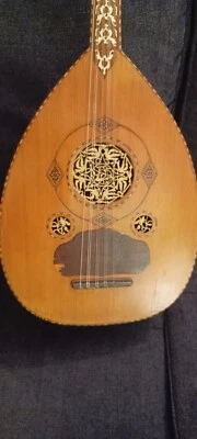 instrumento musical oud Foto 1 de 4