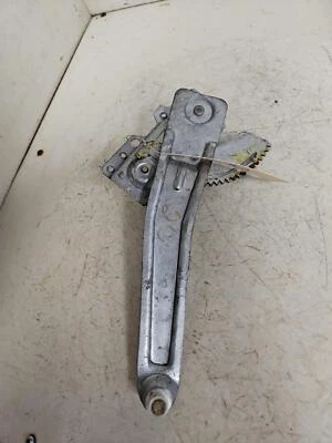 91-02 FORD ESCORT Regulador Lado Derecho Manual Puerta Trasera Lado Pasajero Rh OEM Foto 1 de 4