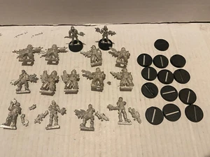 15 D & D Warhammer Warzone Pewter Mini Figures 1999-2000 FASA + Stands - Picture 1 of 17