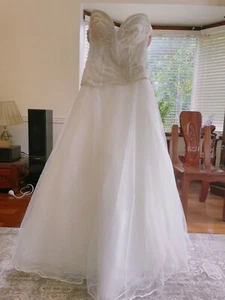 Size 8-Brand new wedding dress-Floor Length 16 - Picture 1 of 5