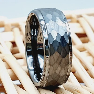 Anillo de boda pistola de metal martillado centro de tungsteno anillo de 8 mm banda para hombres y mujeres Foto 1 de 4