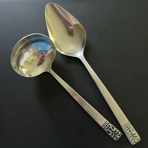Vintage JH CARLYLE Silver "CAMEO" Stainless GRAVY LADLE & SOLID SERVING SPOON - Picture 1 of 2