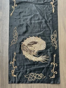 Antiguo tapiz bordado oriental dragón hilo de oro negro asiático chino - Imagen 1 de 24