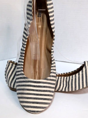 Zapatos planos de ballet Mossimo Supply Co gris crema a rayas sin cordones para mujer talla 9,5 Foto 1 de 4