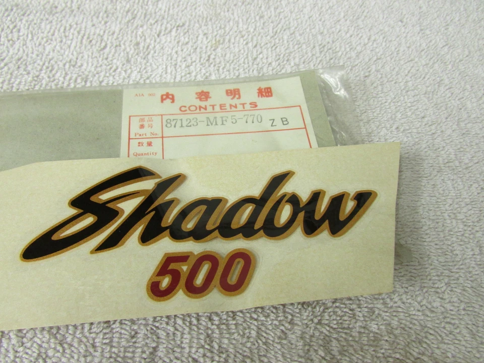 Nuevo de Lote Antiguo Honda VT500C VT500 500 Sombra Cubierta Lateral Derecha Calcomanía Emblema 87123-MF5-770 Foto 1 de 1