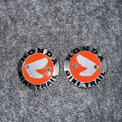 Juego de emblemas de insignias de tanque de gas HONDA Z50A Minitrail K0 K1 con tornillos correctos Foto 1 de 4