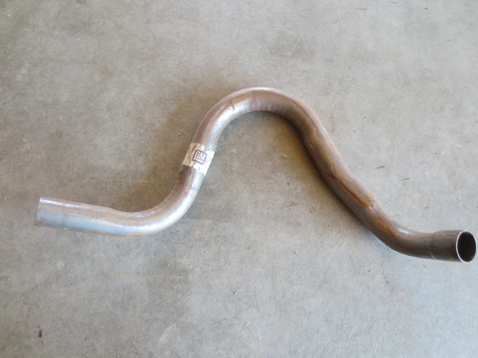 Buick Skylark Sportwagon 1966 1967 nuevo en stock tubo de escape sobre el eje 1376545 Foto 1 de 2