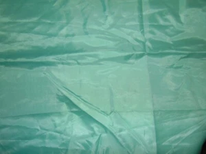 Tela Remanente 3 3/4 yardas 44 Ancho Azul Agua Verde Satén Sintético Wilrose - Imagen 1 de 2