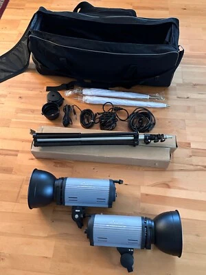 Promaster 300C Professional Studio MonoLight Flash Kit - Image 1 of 4