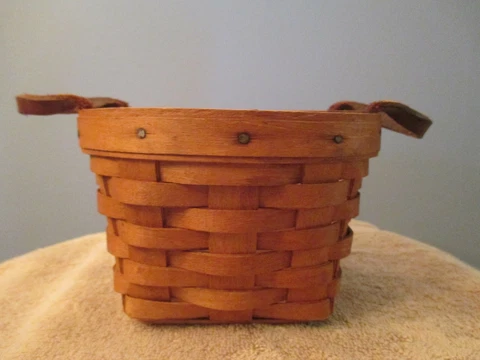 Longaberger Laurel Booking Basket 1990 Cover