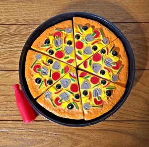 Pizza Redbox Deep Dish 1993 de colección con sartén simulando comida para jugar - Imagen 1 de 6