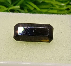 2.9 Carats Emerald Cut Rectangular Shape Bicolor Yellow and Black Diopside - Picture 1 of 3