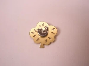 Tree Bird Vintage AVON Tie Tack Lapel Pin animal robin bird w04 - Picture 1 of 7