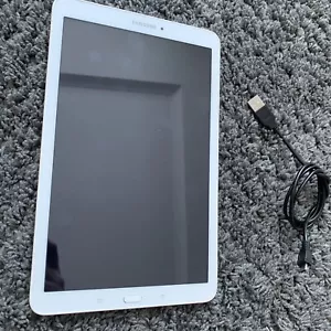 Samsung Galaxy Tab E SM-T560 9.6" - 8GB - Wi-Fi Only - White - Picture 1 of 9