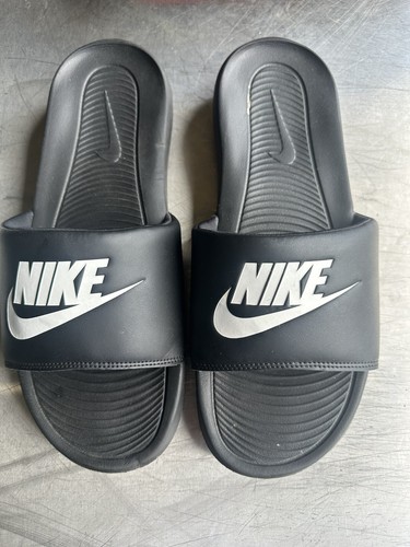 Ciabatte Nike tutte nere taglia 13 casual spiaggia