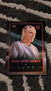 2024 Topps Chrome Dune Padishah Emperor Shaddam IV Red /5 DA-19 Dune Acrylics - Bild 1 von 2