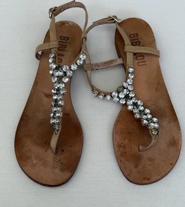 ANTHROPOLOGIE BIBI LOU EMBELLISHED CRYSTAL BUCKLE FLATS Thong Beige 38 8 M - Picture 1 of 6