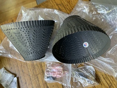 2 Irvin's Country 锡器灯罩水壶黑色带硬件全新 6.5 英寸一对 — 第 1/4 张图片