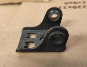 CENTRE FOLDING SEAT SQUAB MOUNT BRACKET - PEUGEOT 309 - GTI & ALL MODELS 8957.H4 - Picture 1 of 5