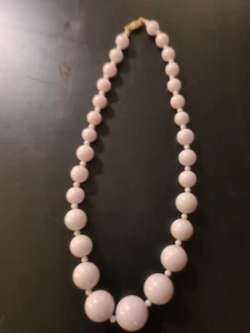Collar vintage de cuentas de acrílico púrpura claro - Imagen 1 de 3