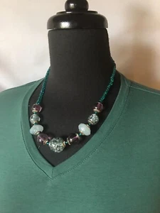 Collana GNW verde multicolore acrilico e perle di vetro 16"L vendita al dettaglio $24,99 - nuova - Foto 1 di 4