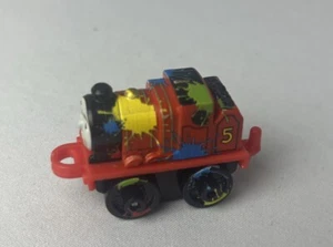 THOMAS & FRIENDS Minis Train Engine 2015 NEON James ~ NEW ~ Weighted - Picture 1 of 6