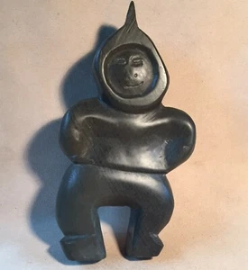 Vintage Inuit Eskimo geschnitzte jadegrüne Specksteinfigur Skulptur 6,75 Zoll signiert - Bild 1 von 11