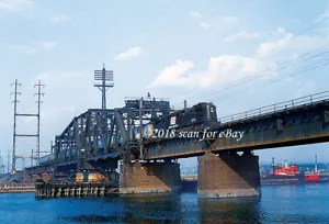 Cartolina GRANDE PC Penn Central GG1 & Rimorchiatore a Hackensack River - come nuova! - Foto 1 di 1