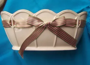 LENOX Porcelain Pierced Ribbon Scalloped Bowl Gold Trim GREAT GIFTABLES 8" x 4" - Picture 1 of 7