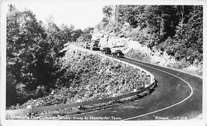 Manchester TN Climbing Cumberland Highway 41 LKW mit Traktor Echtfoto Postkarte - Bild 1 von 2