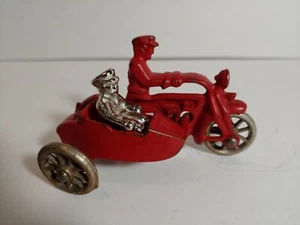 Hubley Cast Iron HM02 Cop Motorcycle with Sidecar and Passenger - Picture 1 of 6