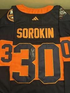 Camiseta deportiva autografiada por Ilya Sorokin de los New York Islanders - Imagen 1 de 3