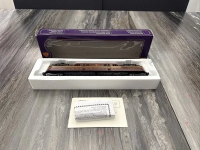 HO Scale IHC Pennsylvania GG1 Powered Electric Locomotive PRR #4828  R.113 - Image 1 of 4