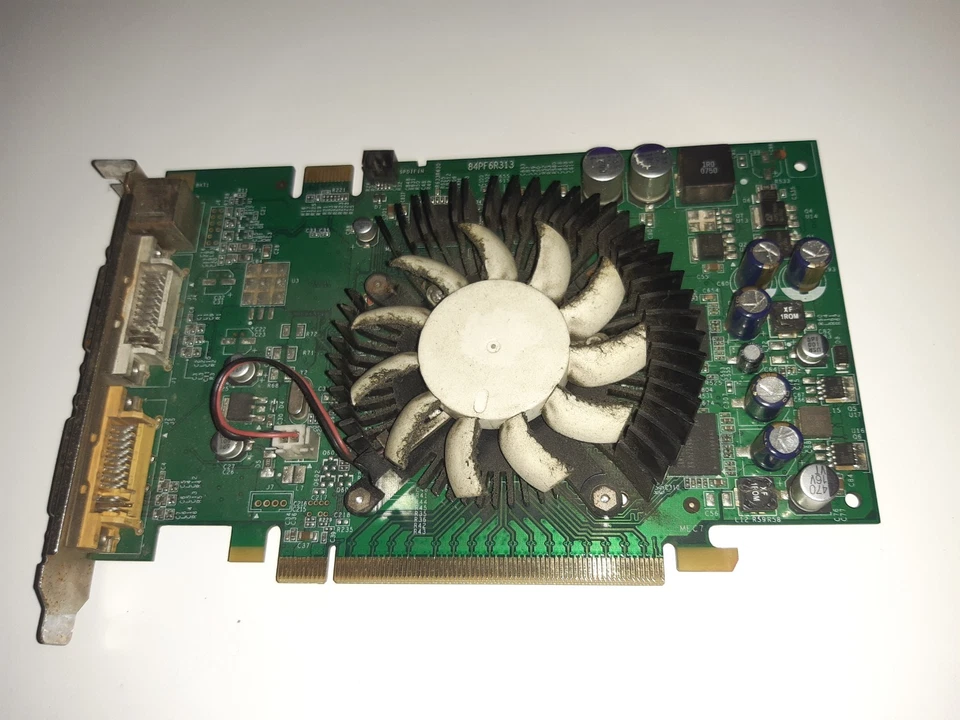Inno3D GEFORCE 8600 GT 512MB DDR2 PCI-E GRAPHICS CARD 2x DVI S-VIDEO ✈️🆓🚚👍 - Image 1 of 4
