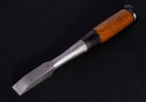 Japanisches Stemmeisen – 17 mm, 220 mm, schwer & stabil für Zimmerei-Arbeiten - Picture 1 of 4
