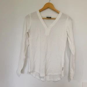 Kathmandu Size 8 White Lightweight Blouse Top Travel V Neck Sleeves - Picture 1 of 21
