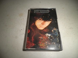 Mike Oldfield Earth Moving cassette tape  TCV2610 - Picture 1 of 2