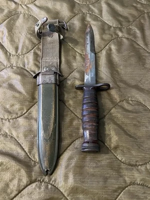 WW2 M1 Carbine Bayonet w Scabbard M8A1 Scabbard - Imperial - US Army / USMC WWII - Image 1 of 4